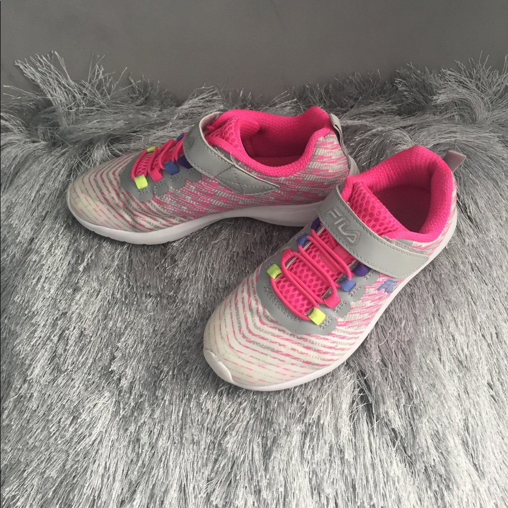 Fila Tennis Shoes Velcro-close Girls size 2